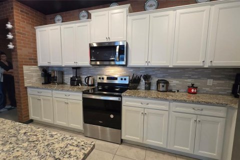 Townhouse in Davenport, Florida 5 bedrooms, 212.1 sq.m. № 1838326 - photo 11