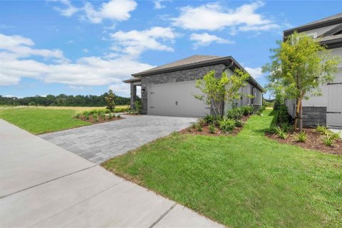 Casa en venta en Kissimmee, Florida, 3 dormitorios, 139.35 m2 № 2384414 - foto 2