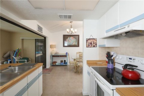 Villa ou maison à louer à Port Charlotte, Floride: 2 chambres, 85.19 m2 № 213404 - photo 12