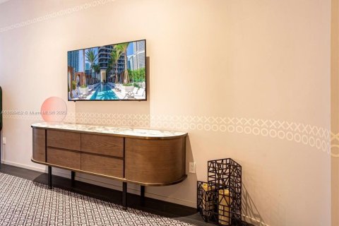 Condo in Miami, Florida  № 2081645 - photo 9
