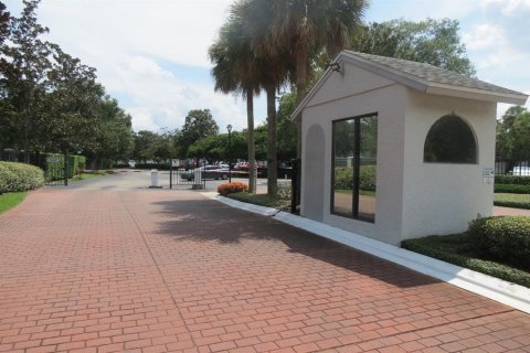 Condo in Sanford, Florida, 2 bedrooms № 2119094 - photo 23