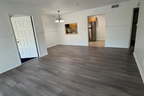 Condo in Sanford, Florida, 2 bedrooms № 2119094 - photo 6