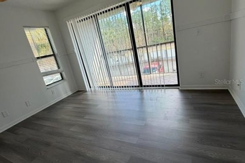 Condo in Sanford, Florida, 2 bedrooms № 2119094 - photo 4