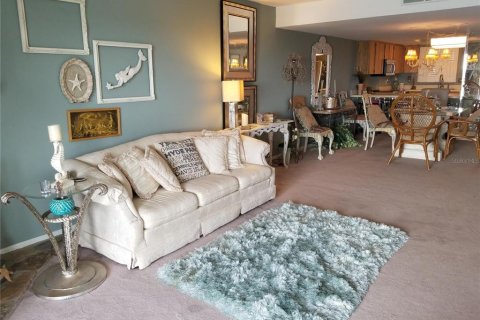 Condo in Treasure Island, Florida, 2 bedrooms  № 1866534 - photo 7