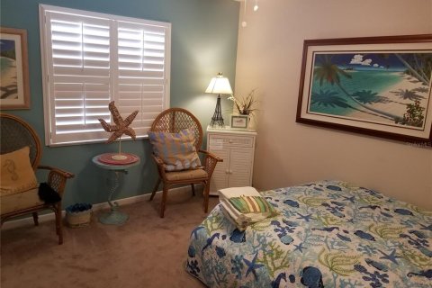 Condo in Treasure Island, Florida, 2 bedrooms  № 1866534 - photo 13