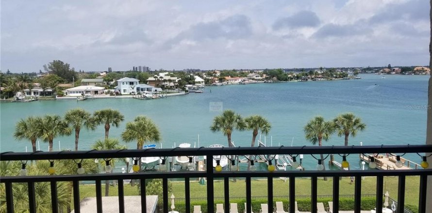 Condo à Treasure Island, Floride, 2 chambres № 1866534