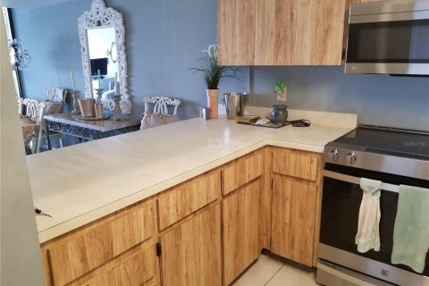 Condo in Treasure Island, Florida, 2 bedrooms  № 1866534 - photo 5