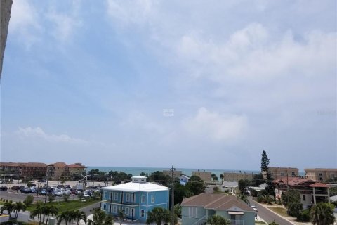 Condo in Treasure Island, Florida, 2 bedrooms  № 1866534 - photo 16