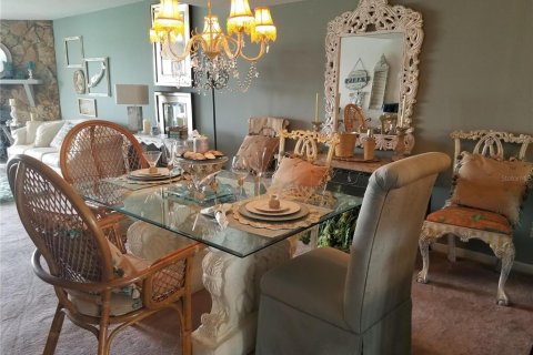 Condo in Treasure Island, Florida, 2 bedrooms  № 1866534 - photo 9