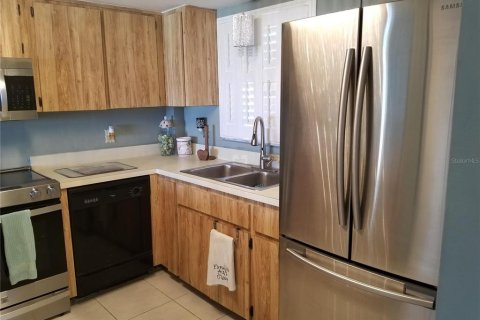 Condo in Treasure Island, Florida, 2 bedrooms  № 1866534 - photo 4