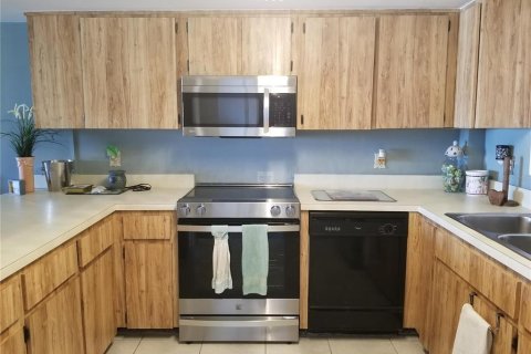 Condo in Treasure Island, Florida, 2 bedrooms  № 1866534 - photo 6