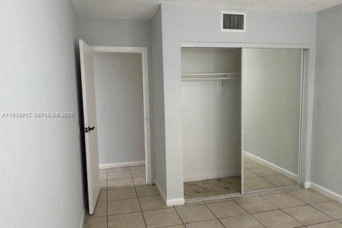 Condominio en venta en Pembroke Park, Florida, 3 dormitorios, 110.55 m2 № 2000266 - foto 7