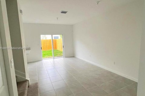 Villa ou maison à louer à Homestead, Floride: 3 chambres, 137.77 m2 № 1945924 - photo 5