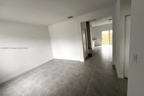 Villa ou maison à louer à Homestead, Floride: 3 chambres, 137.77 m2 № 1945924 - photo 4