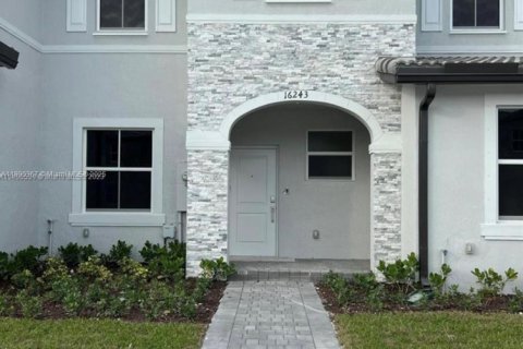 Villa ou maison à louer à Homestead, Floride: 3 chambres, 137.77 m2 № 1945924 - photo 13