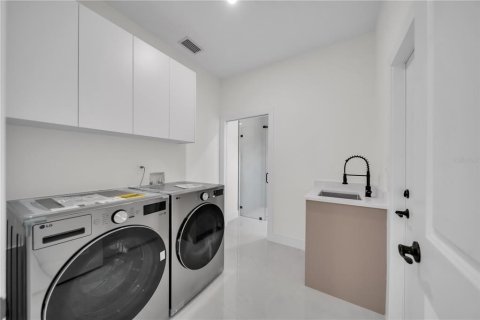 Купить виллу или дом в Лихай-Эйкерс, Флорида 12 комнат, 226.4м2, № 2337400 - фото 16