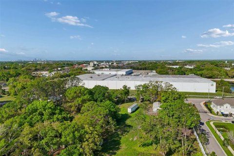 Commercial property in Tampa, Florida № 2155606 - photo 17