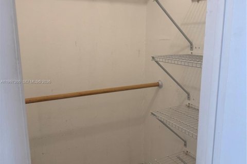 Купить кондоминиум в Дирфилд-Бич, Флорида 1 спальня, 54.35м2, № 2173536 - фото 6