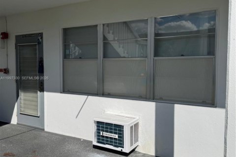 Купить кондоминиум в Дирфилд-Бич, Флорида 1 спальня, 54.35м2, № 2173536 - фото 11