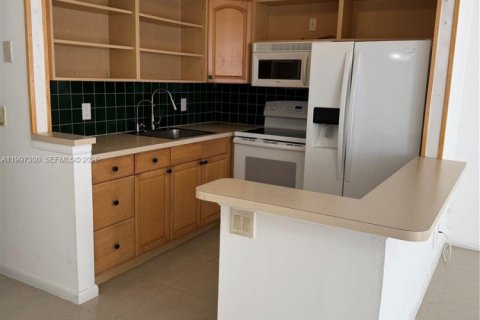 Купить кондоминиум в Дирфилд-Бич, Флорида 1 спальня, 54.35м2, № 2173536 - фото 2