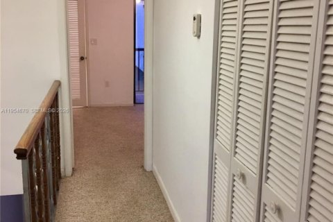 Touwnhouse à louer à Miami, Floride: 2 chambres, 100.52 m2 № 2009195 - photo 29