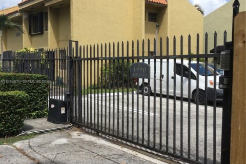 Touwnhouse à louer à Miami, Floride: 2 chambres, 100.52 m2 № 2009195 - photo 8