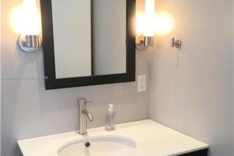 Touwnhouse à louer à Miami, Floride: 2 chambres, 100.52 m2 № 2009195 - photo 20