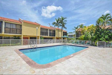 Touwnhouse à louer à Miami, Floride: 2 chambres, 100.52 m2 № 2009195 - photo 4