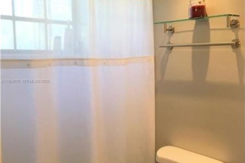 Touwnhouse à louer à Miami, Floride: 2 chambres, 100.52 m2 № 2009195 - photo 19