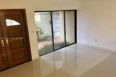 Touwnhouse à louer à Miami, Floride: 2 chambres, 100.52 m2 № 2009195 - photo 25