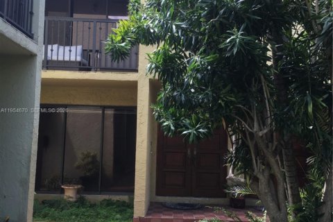 Touwnhouse à louer à Miami, Floride: 2 chambres, 100.52 m2 № 2009195 - photo 9
