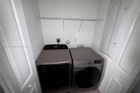 Adosado en venta en Homestead, Florida, 3 dormitorios, 133.97 m2 № 1992315 - foto 17