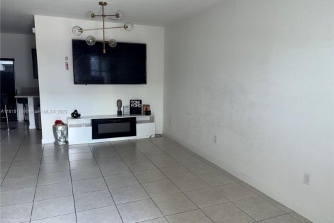 Adosado en venta en Homestead, Florida, 3 dormitorios, 133.97 m2 № 1992315 - foto 5