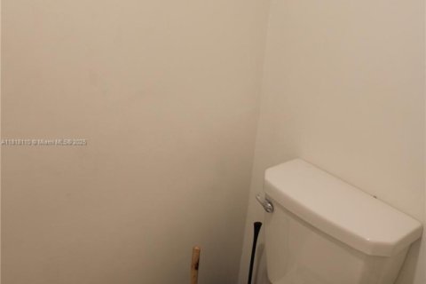 Adosado en venta en Homestead, Florida, 3 dormitorios, 133.97 m2 № 1992315 - foto 10