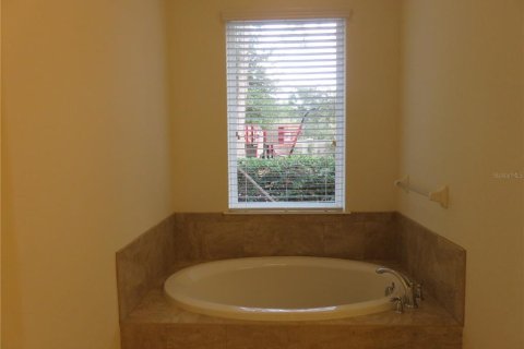House in Tampa, Florida 4 bedrooms, 276.57 sq.m. № 1895084 - photo 8
