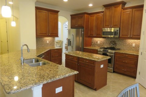 House in Tampa, Florida 4 bedrooms, 276.57 sq.m. № 1895084 - photo 3