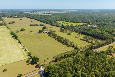 House in Dunnellon, Florida 4 bedrooms, 344.95 sq.m. № 2208375 - photo 2