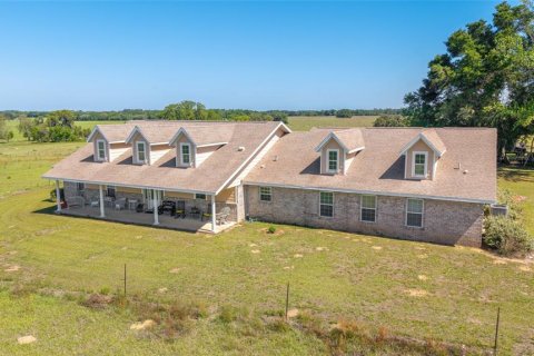 House in Dunnellon, Florida 4 bedrooms, 344.95 sq.m. № 2208375 - photo 18