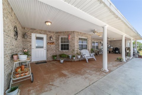 House in Dunnellon, Florida 4 bedrooms, 344.95 sq.m. № 2208375 - photo 25