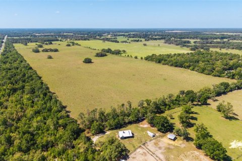 House in Dunnellon, Florida 4 bedrooms, 344.95 sq.m. № 2208375 - photo 7