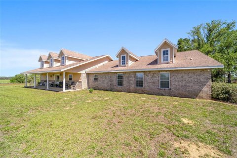 House in Dunnellon, Florida 4 bedrooms, 344.95 sq.m. № 2208375 - photo 19