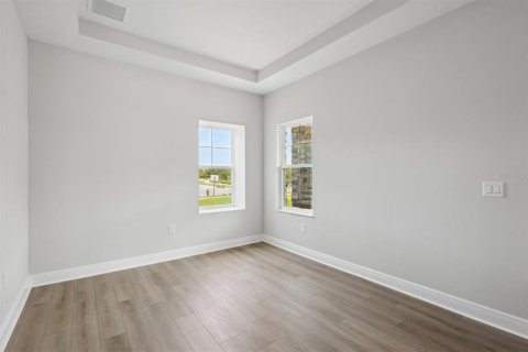 House in Zephyrhills, Florida 3 bedrooms, 265.14 sq.m. № 1689764 - photo 6