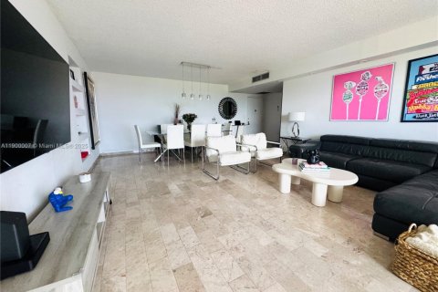 Купить кондоминиум в Халландейл-Бич, Флорида 2 спальни, 130.06м2, № 1968181 - фото 7
