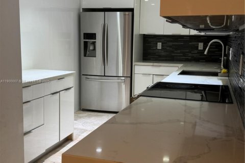 Купить кондоминиум в Халландейл-Бич, Флорида 2 спальни, 130.06м2, № 1968181 - фото 23