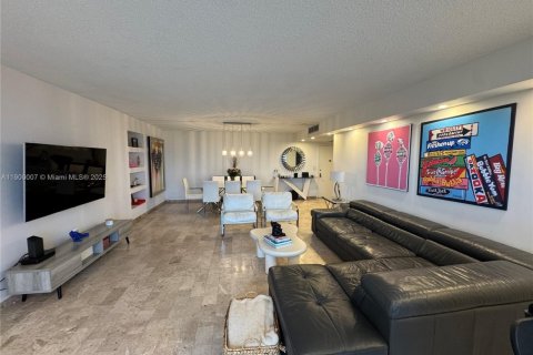 Купить кондоминиум в Халландейл-Бич, Флорида 2 спальни, 130.06м2, № 1968181 - фото 19