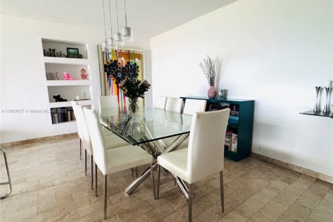 Купить кондоминиум в Халландейл-Бич, Флорида 2 спальни, 130.06м2, № 1968181 - фото 15