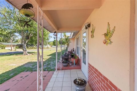 Villa ou maison à vendre à New Port Richey, Floride: 2 chambres, 97.36 m2 № 2116541 - photo 8