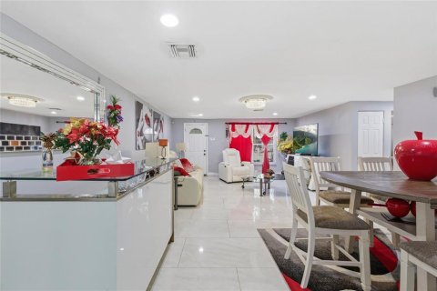 Villa ou maison à vendre à New Port Richey, Floride: 2 chambres, 97.36 m2 № 2116541 - photo 15