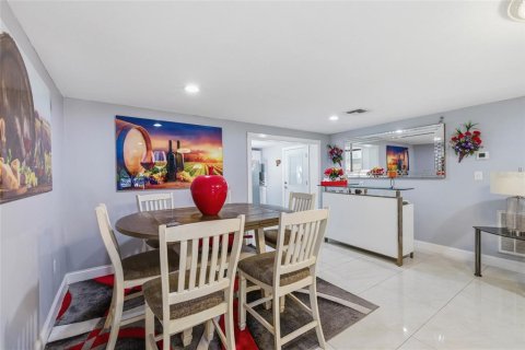 Villa ou maison à vendre à New Port Richey, Floride: 2 chambres, 97.36 m2 № 2116541 - photo 12
