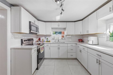 Villa ou maison à vendre à New Port Richey, Floride: 2 chambres, 97.36 m2 № 2116541 - photo 16